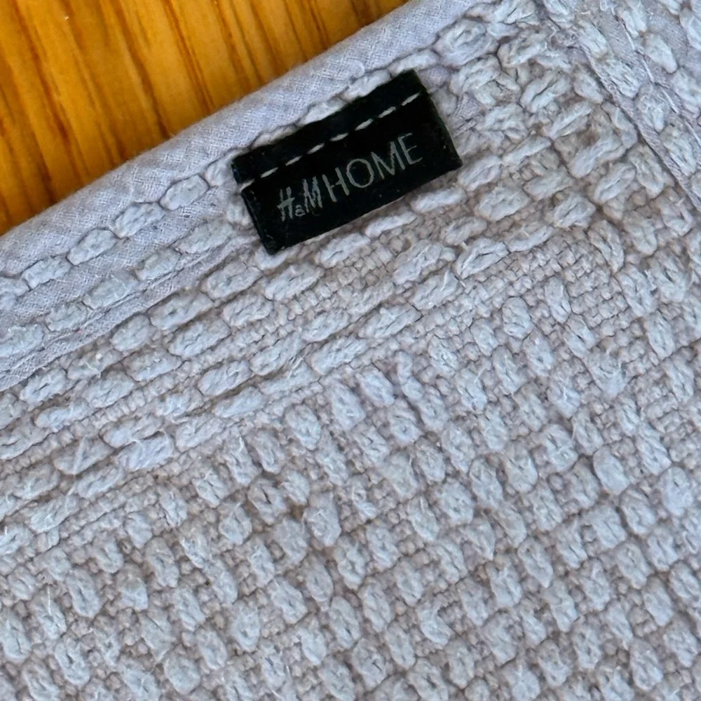 H&M Lilac Purple Bath Mat